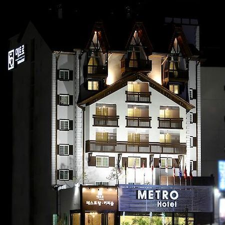 Cheonan Metro Tourist Hotel Екстер'єр фото