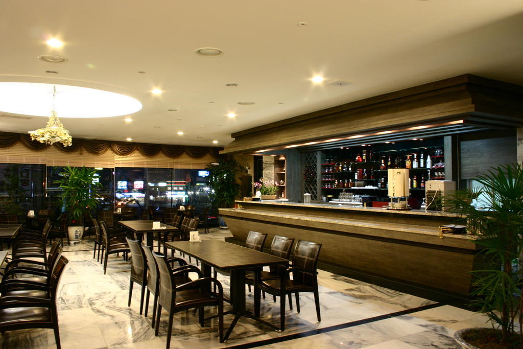 Cheonan Metro Tourist Hotel Екстер'єр фото