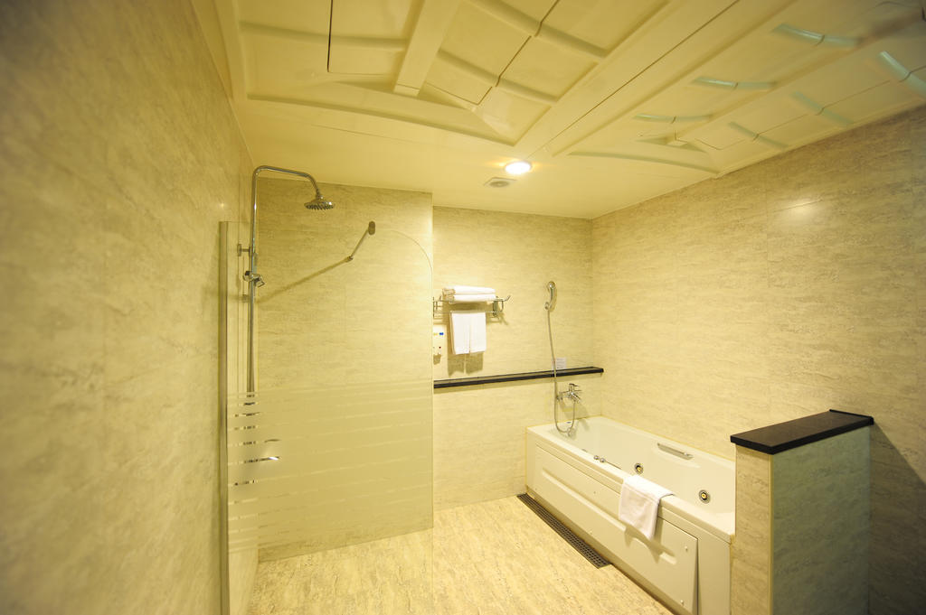 Cheonan Metro Tourist Hotel Номер фото