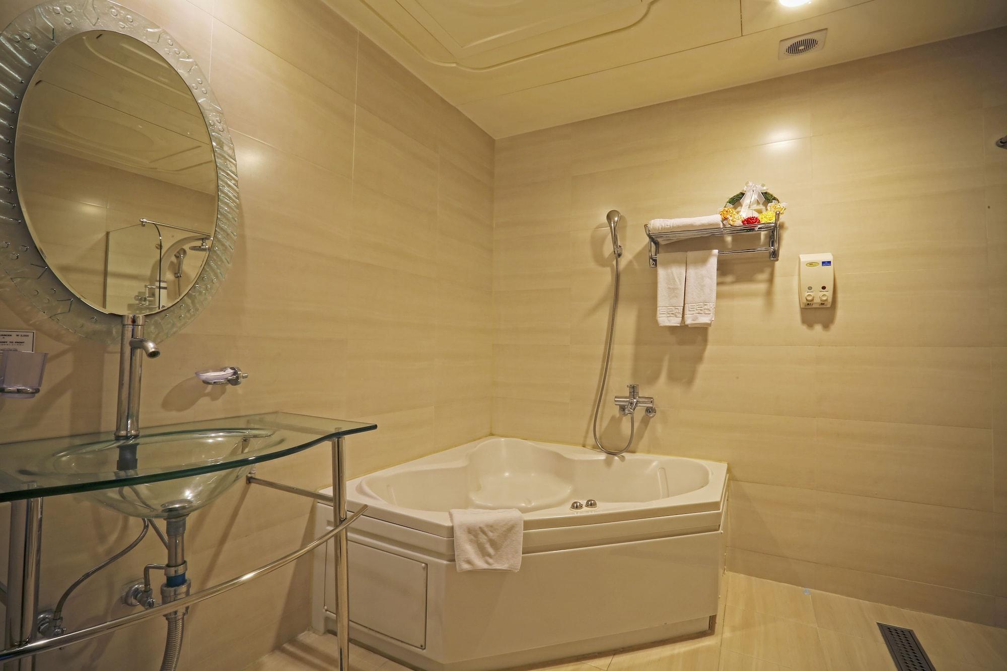 Cheonan Metro Tourist Hotel Екстер'єр фото