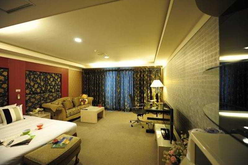 Cheonan Metro Tourist Hotel Екстер'єр фото