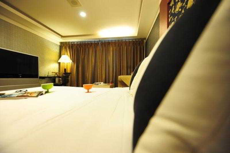 Cheonan Metro Tourist Hotel Екстер'єр фото