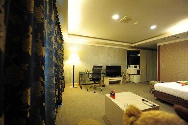 Cheonan Metro Tourist Hotel Екстер'єр фото