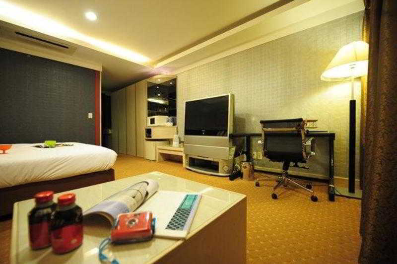 Cheonan Metro Tourist Hotel Екстер'єр фото