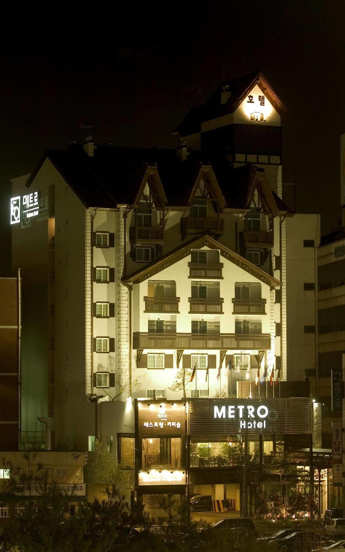 Cheonan Metro Tourist Hotel Екстер'єр фото