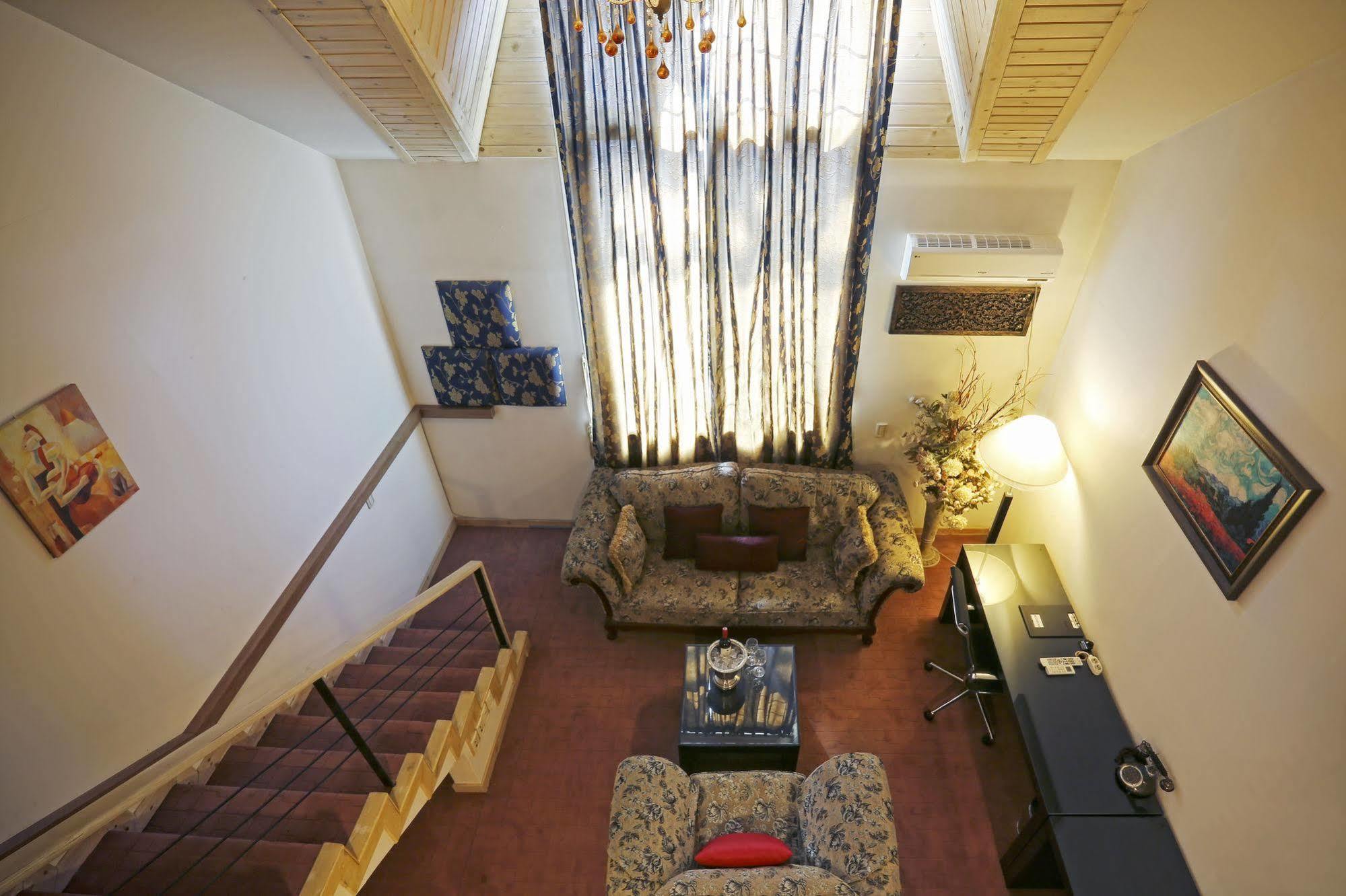 Cheonan Metro Tourist Hotel Екстер'єр фото